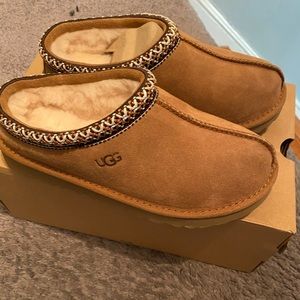 Ugg- Size 3 Kids- Tan- Brand New In Box
